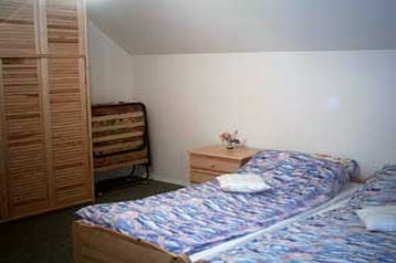 Polonia Privát Brożówka, Interno